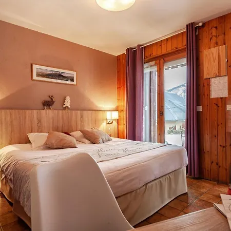 Les Blancs Hotel 2*