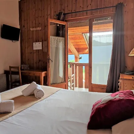 Les Blancs Hotel
